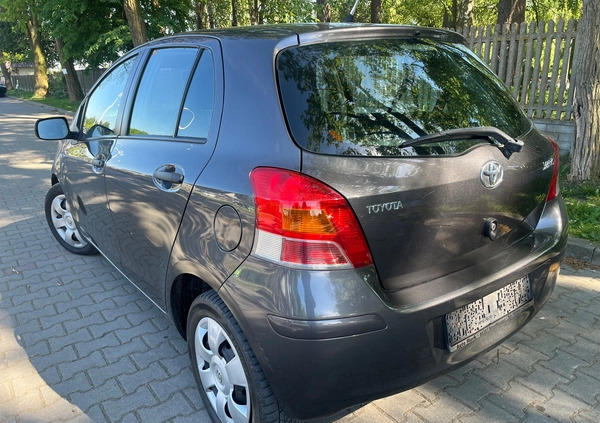 Toyota Yaris cena 19900 przebieg: 133000, rok produkcji 2009 z Pruszków małe 211